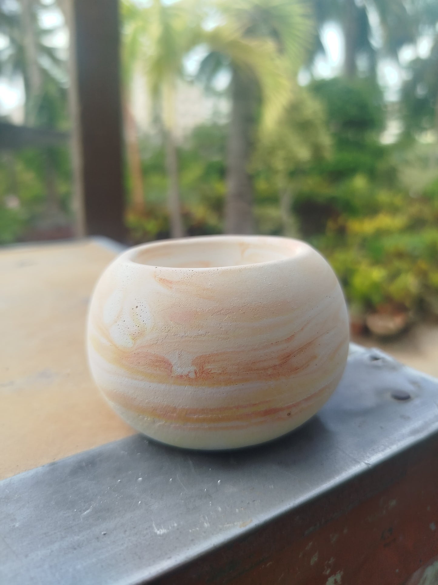 Rounded Pots