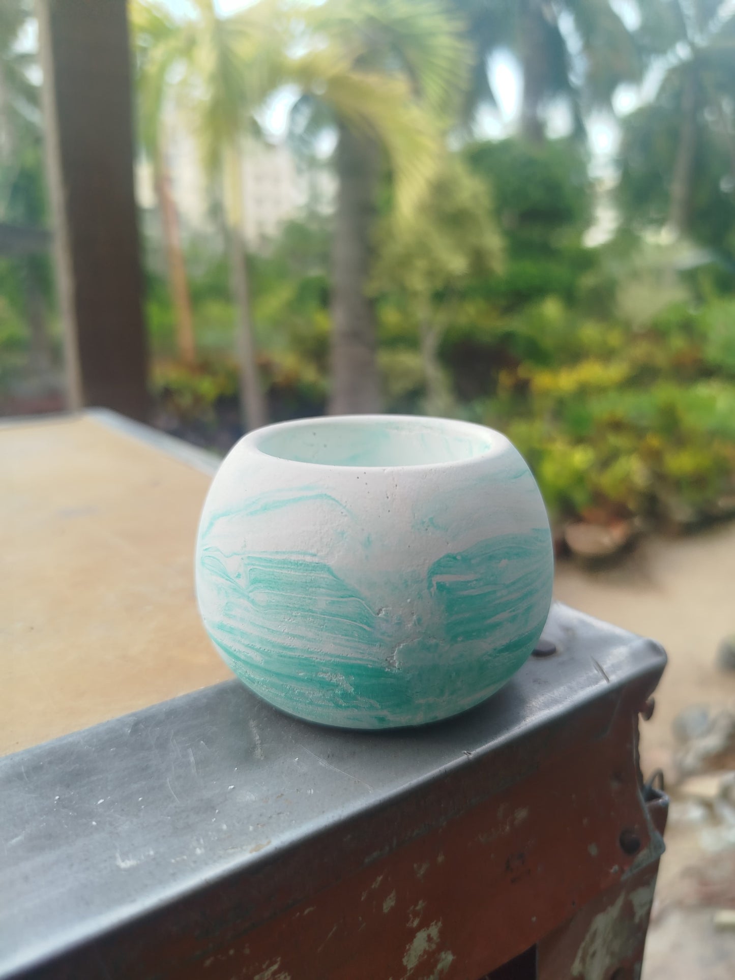 Rounded Pots