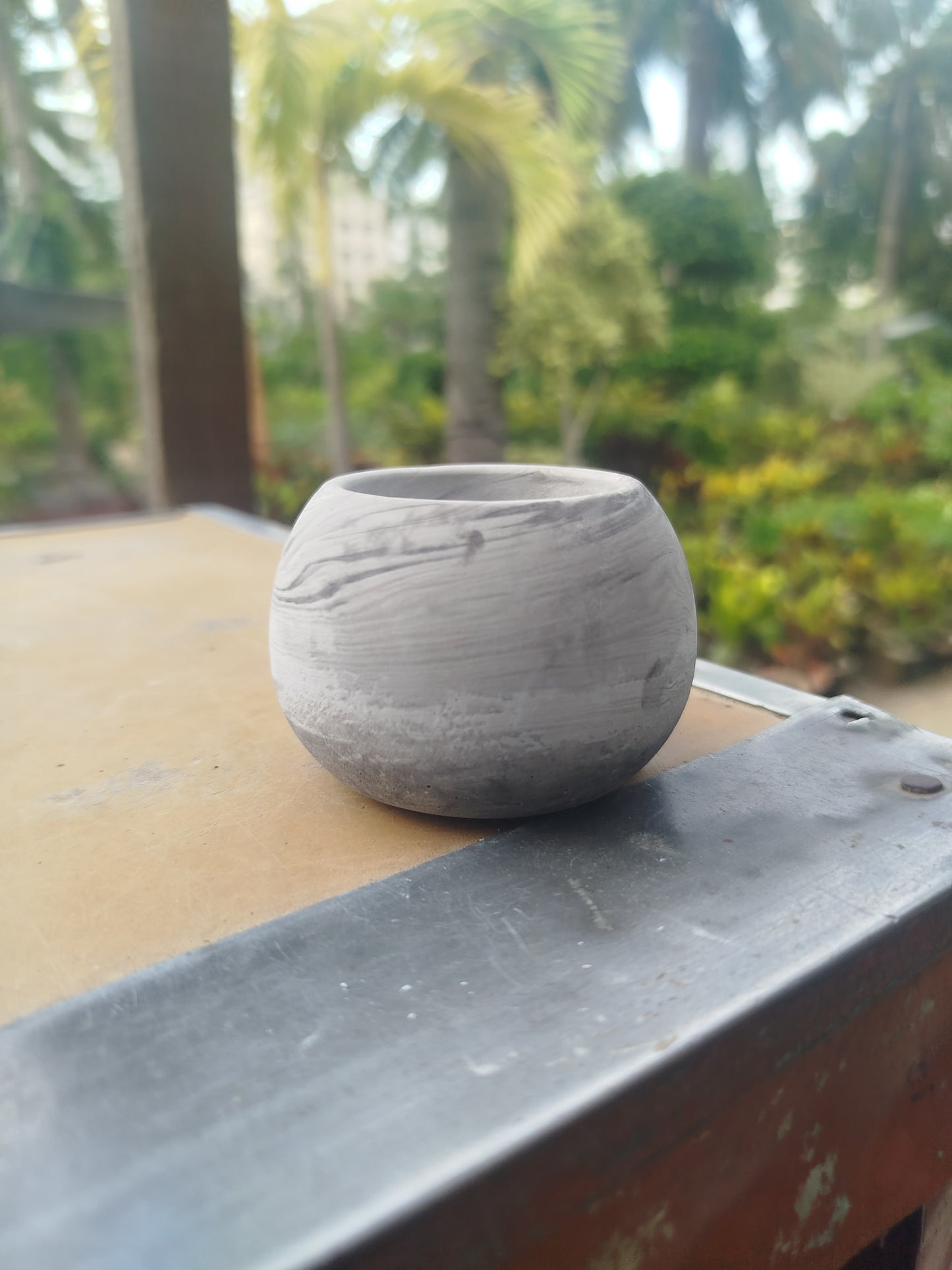 Rounded Pots