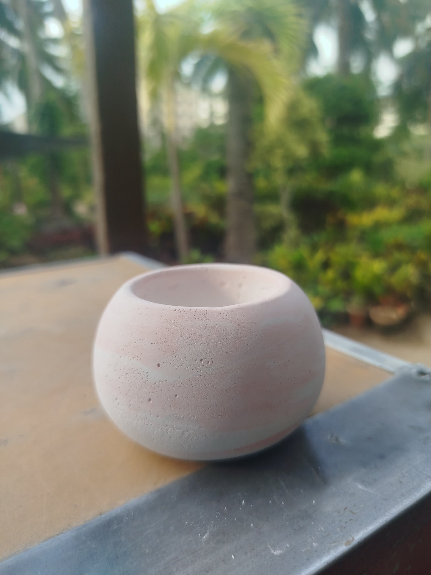 Rounded Pots